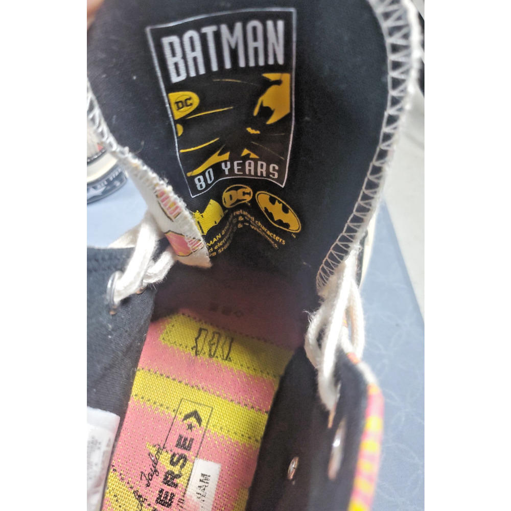 Converse Chuck 70 Hi Batman 80th Anniversary White Pink 167318C DC Womesn 7 - Picture 8 of 16